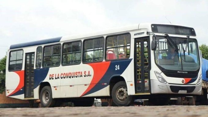 Tres menores detenidos por asalto a buses