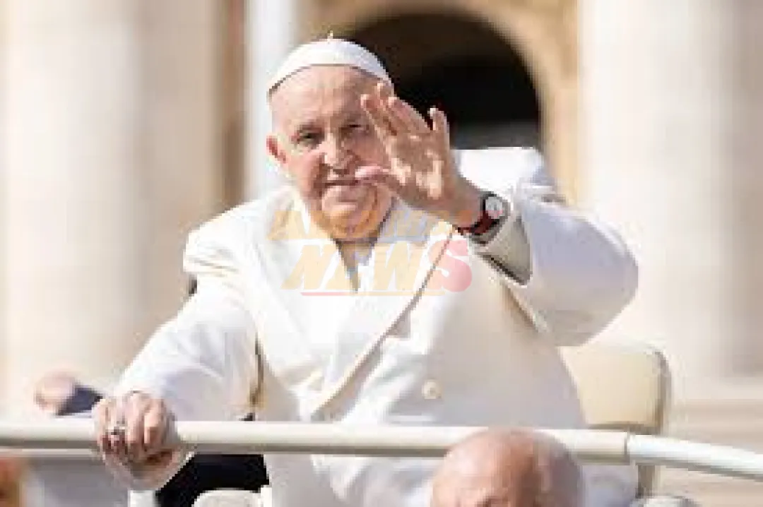 Francisco agradece el apoyo de los fieles en un mensaje escrito desde el hospital