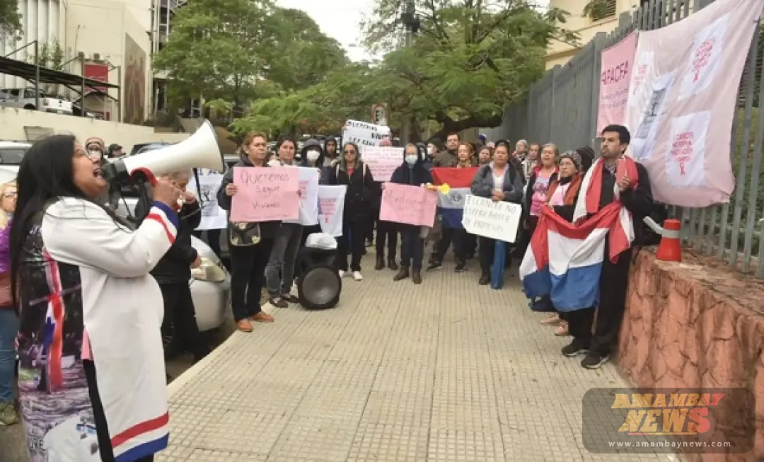Pacientes oncológicos exigen cambios radicales en el Ministerio de Salud