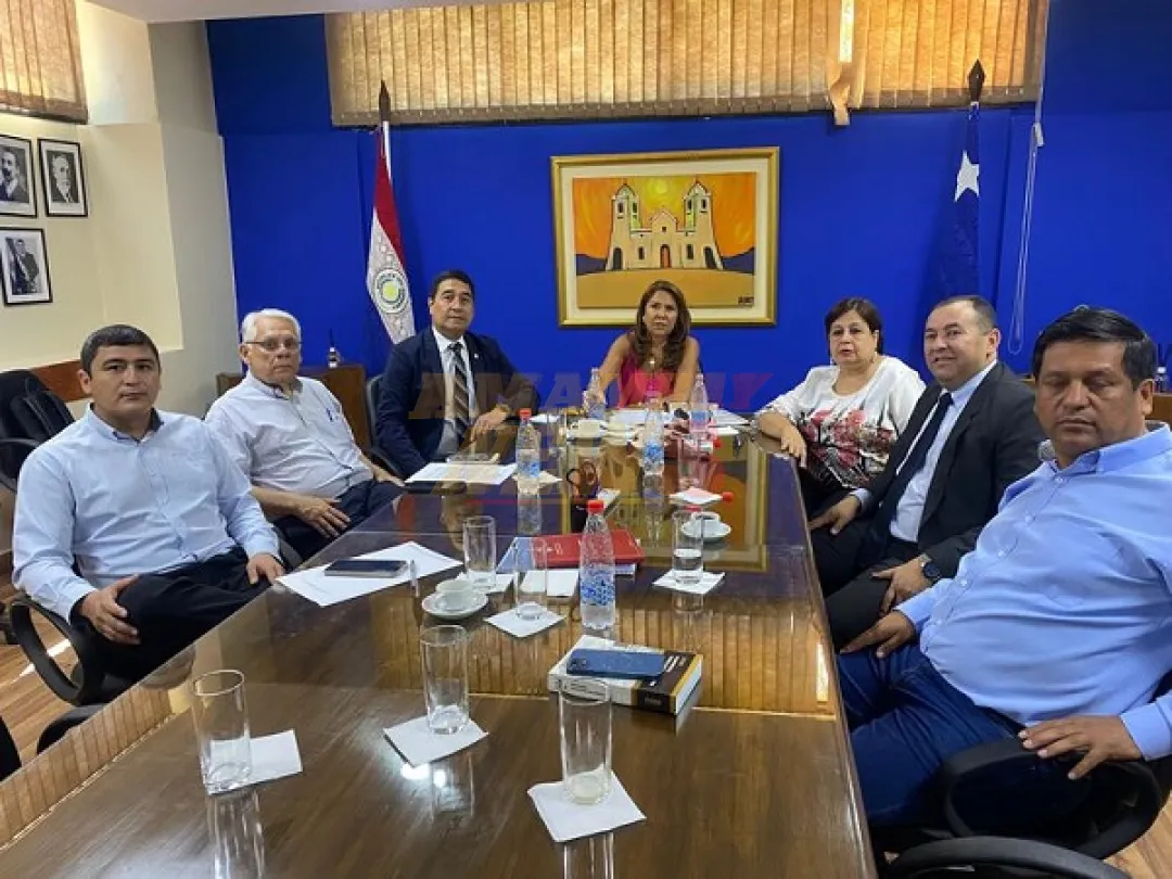 Bancada opositora exige rendición de cuentas al fiscal general