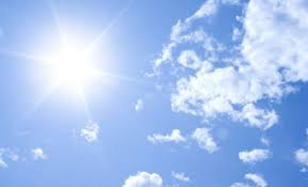 Anuncian una jornada calurosa y con lluvias para este lunes