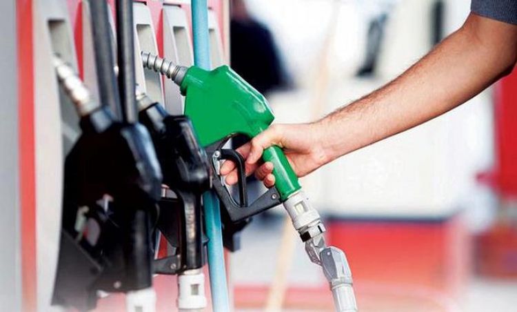 Suba del precio del combustible tendrá un impacto inflacionario en mayo y junio, según economista