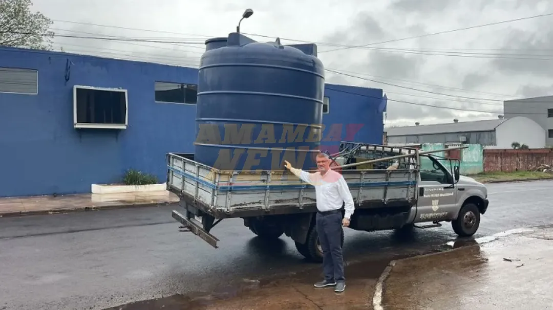 Vecinos de Romero Cue reciben tanque de agua