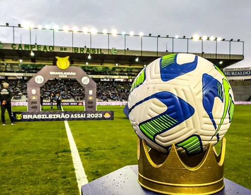 El fútbol brasileño vuelve con más homenajes a Pelé