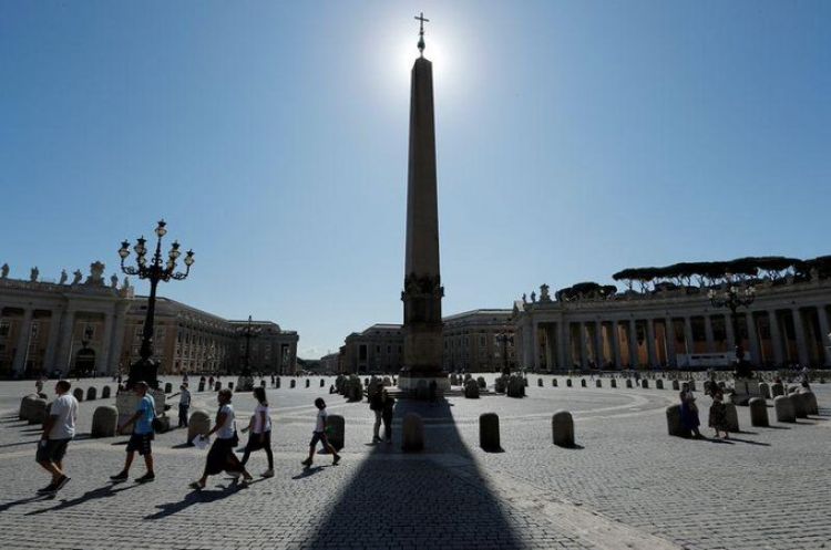 En gran cambio, Papa nombra a seis mujeres para organismo de supervisión financiera del Vaticano