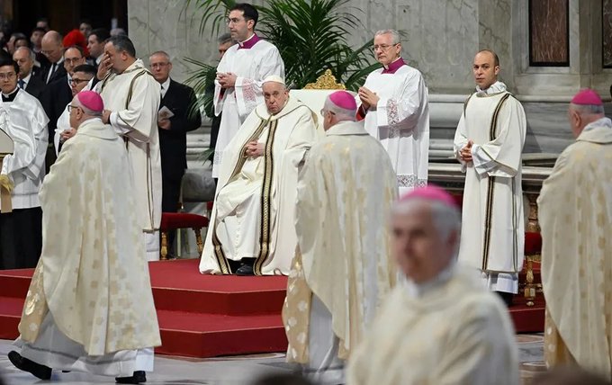Papa pide a sacerdotes que eviten las divisiones en la Iglesia