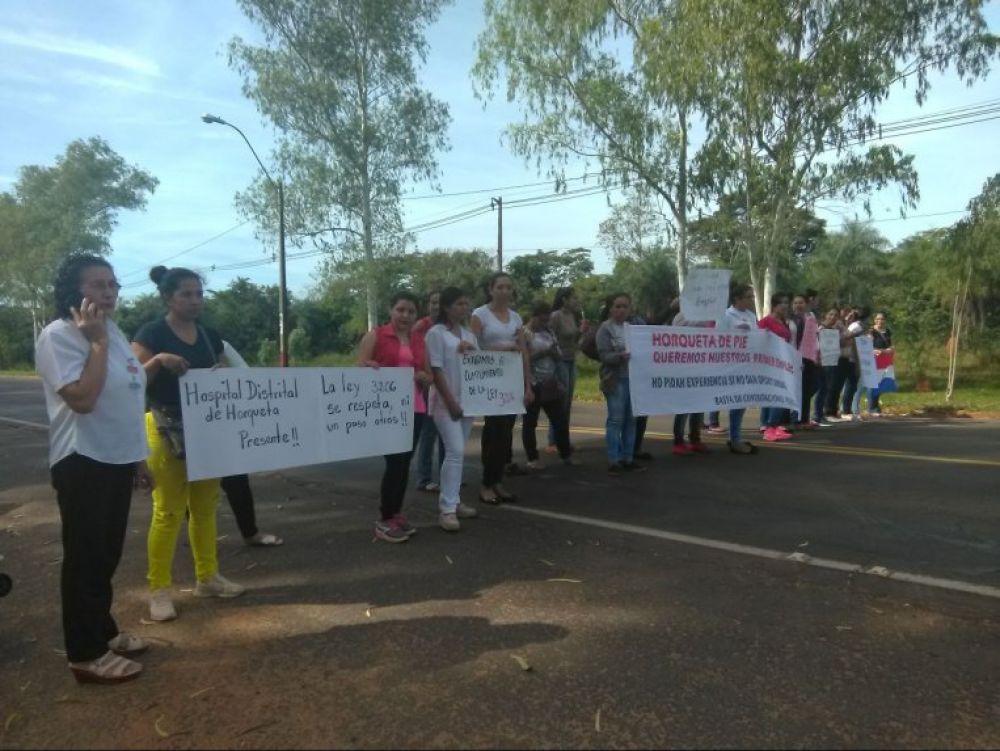 Enfermeras sin trabajo bloquearon la ruta V, en Horqueta