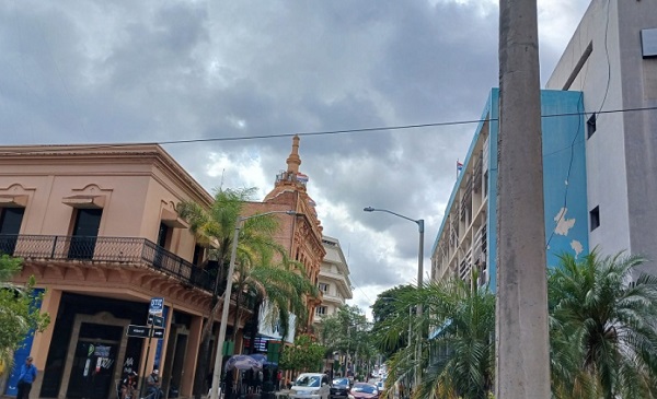 ANDE actuará contra cables irregulares en calle Palma