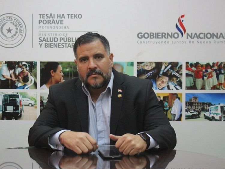 Ex ministro arremete contra el Gobierno por vacunación lenta y desorganizada