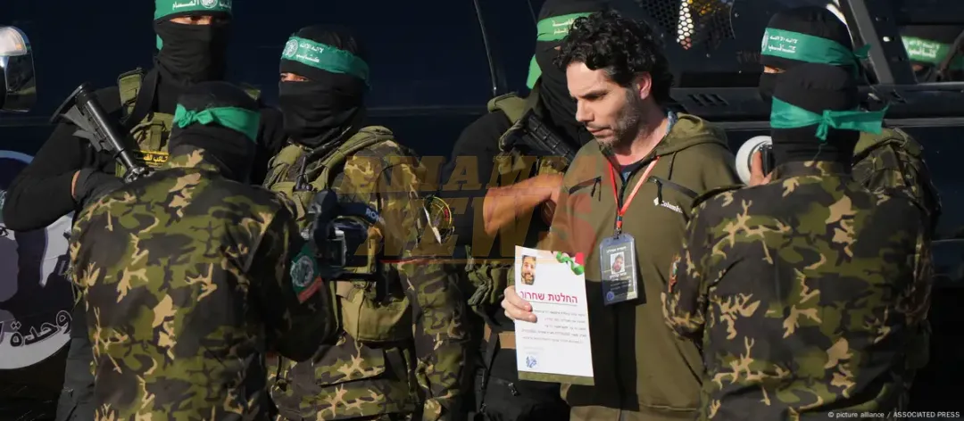 Hamás entrega a la Cruz Roja a tres rehenes israelíes