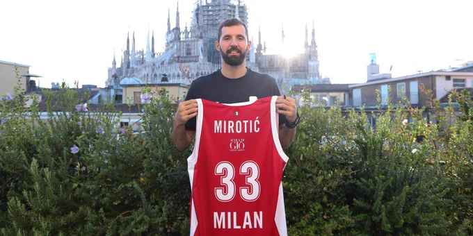 Mirotic, presentado en Milán: "Quería un equipo que pueda llegar a la Final Four"