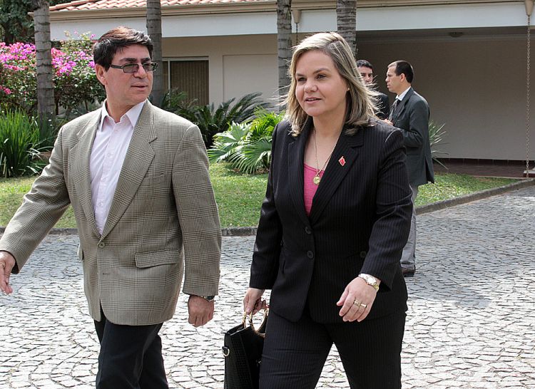 Lilian Samaniego niega que modificación de la ley de diplomáticos busque más cupos políticos