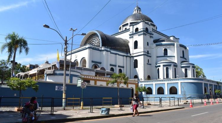 Solo 38 personas se inmunizaron en el vacunatorio habilitado en la Basílica de Caacupé
