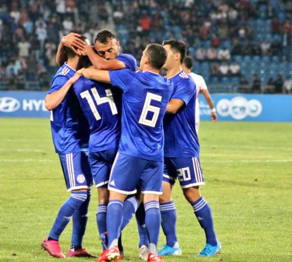 El centro, cabeza y gol salva a Paraguay de la vergenza