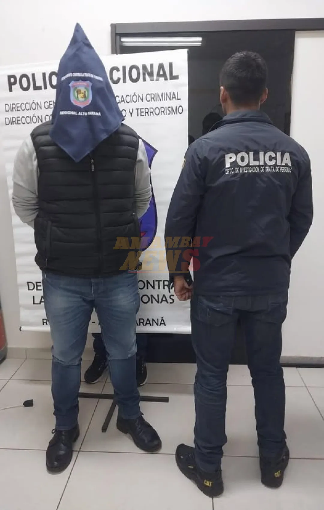 Detienen a agente policial por presuntamente haber abusado de su hijastra menor de edad