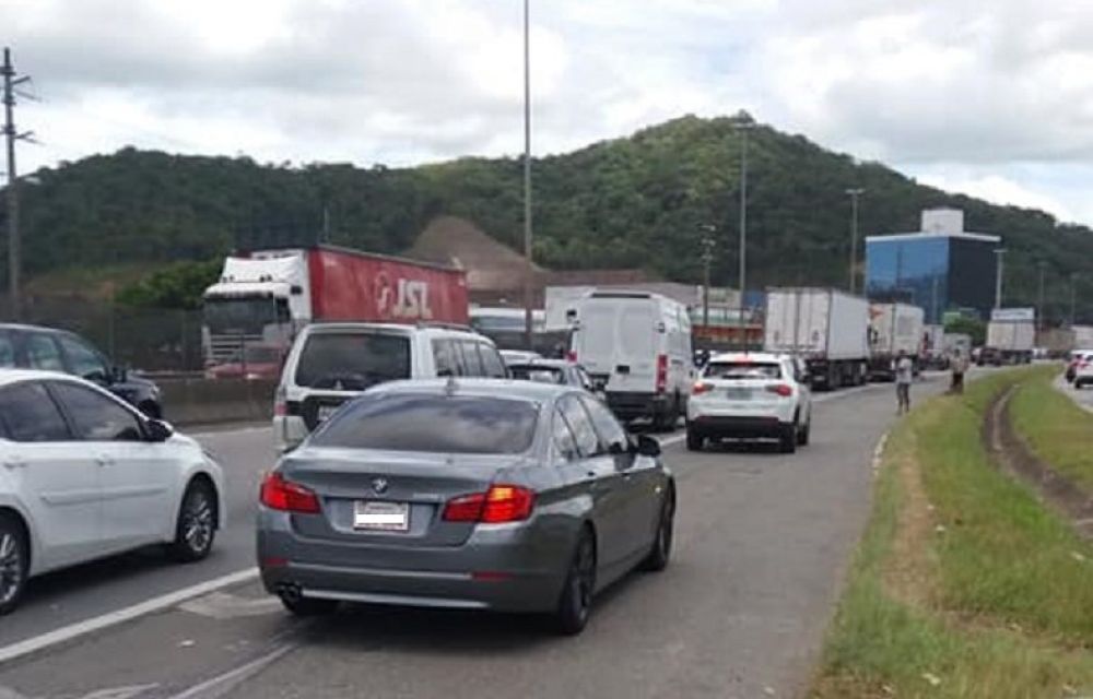 Escrachan"" a paraguayos que circulan por la banquina en Camboriú