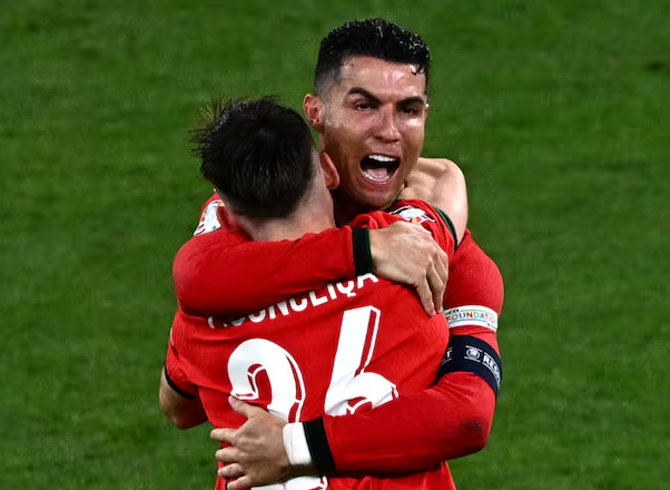Agónica victoria de Portugal en su debut ante República Checa