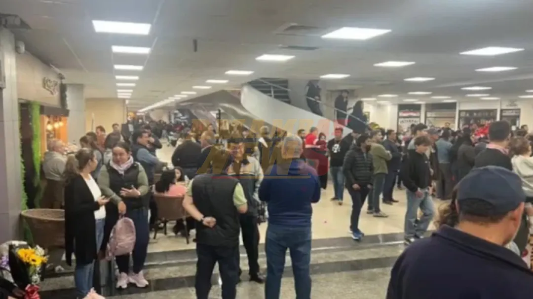Aeropuerto Silvio Pettirossi está repleto y con baños fuera de servicio