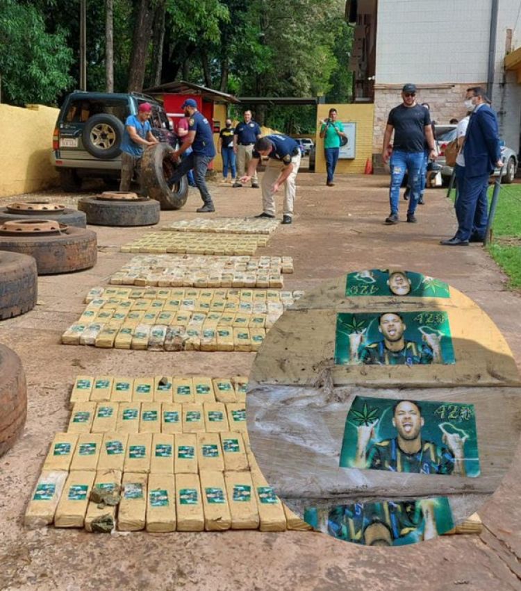 Camión transportaba marihuana con fotos de Neymar en Hernandarias