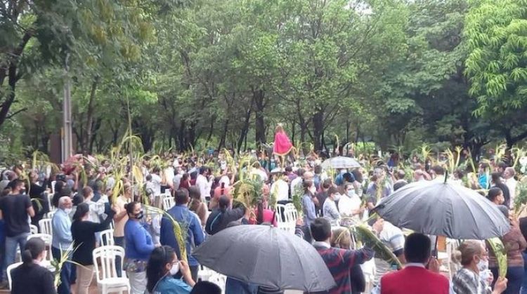 "Si yo los mat, que me maten a m tambin": Prroco de Capiat se defiende y justifica la misa
