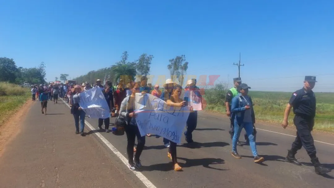 Pobladores se manifiestan en San Pedro ante pésimo estado de la ruta PY08