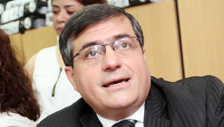 Instan a René Fernández a renunciar como ministro Anticorrupción
