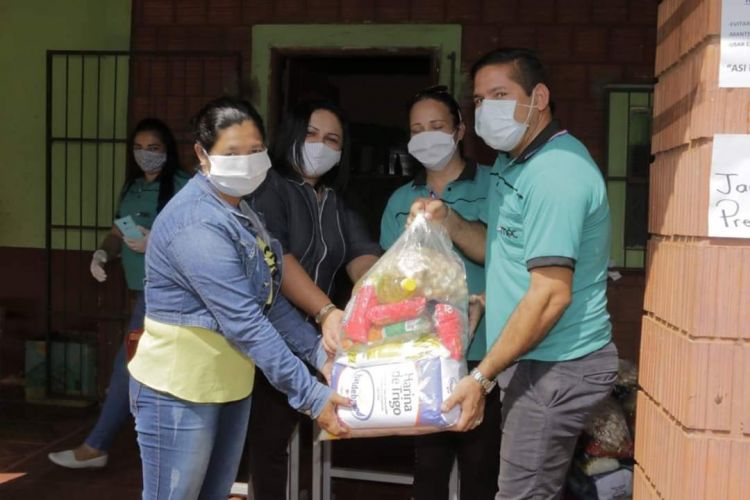 Gobernación distribuyó kits de alimentos en escuela de María Auxiliadora