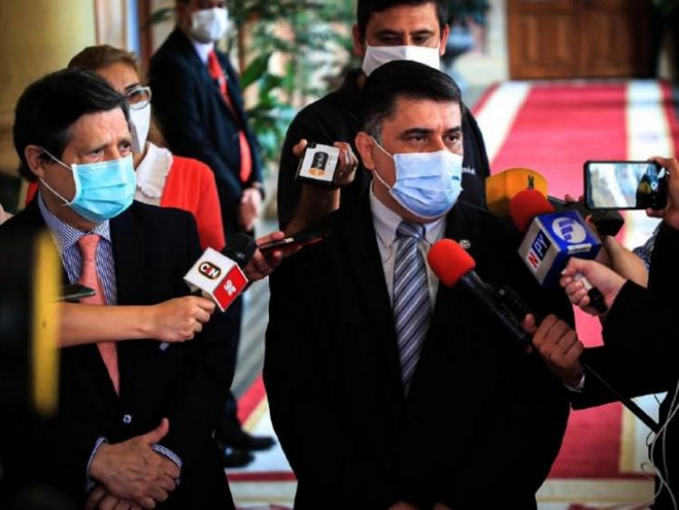 Paraguay firma contrato de compra de 1.000.000 de dosis de vacunas que aún no fueron autorizadas para su uso