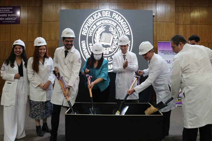 Palada inicial para el Centro de Simulación de la Facultad de Ciencias Médicas de la UNA