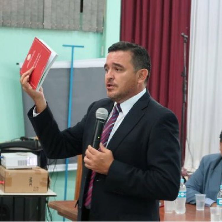 Desde la OTEP califican de irresponsable y negligente la gestión de Petta en el MEC