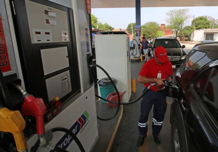 Combustibles sufrirían nuevo reajuste en poco tiempo, sostiene Petropar