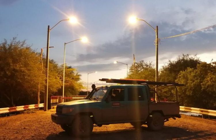 Familias de Pozo Hondo acceden por primera vez al servicio de energía eléctrica