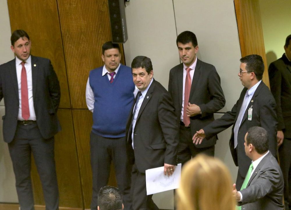 Nuevos mensajes de WhatsApp comprometen más a Hugo Velázquez