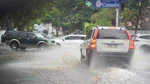 Clima fresco a cálido y con lluvias dispersas para este martes