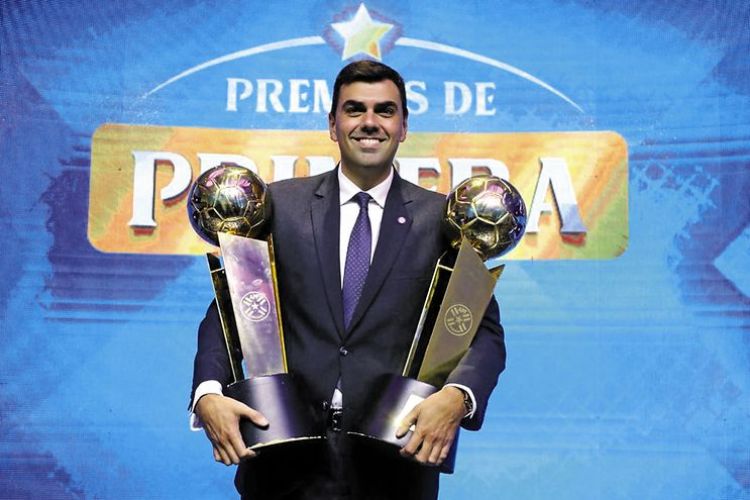 Tras ser suspendido de por vida por la FIFA, Trovato renunció