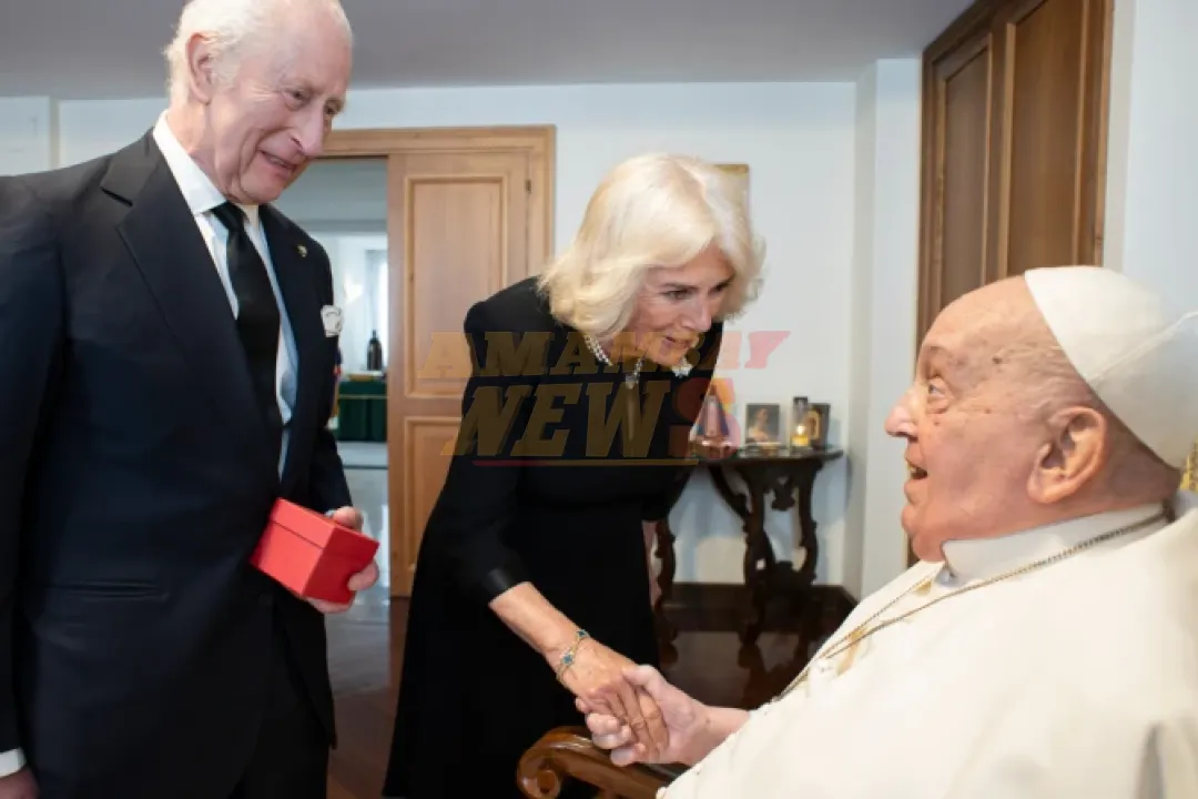 El Papa Francisco recibe en audiencia privada al rey Carlos III y la reina Camila
