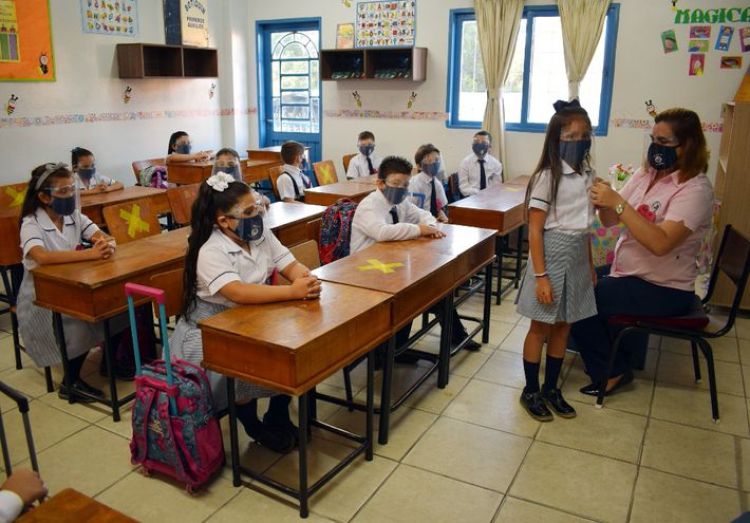 Clases iniciarán entre modelo híbrido y actividades presenciales