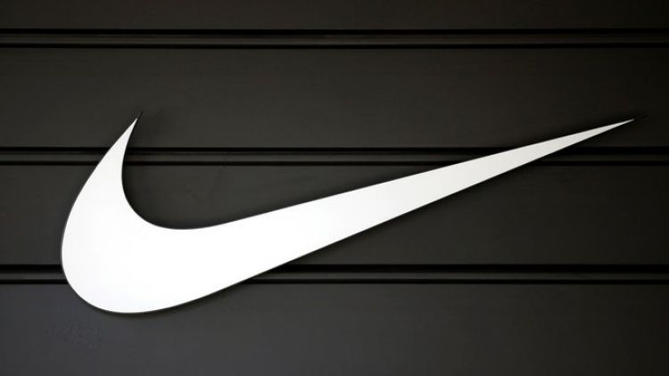 El fabricante de las zapatillas de Satán responde a la demanda de Nike