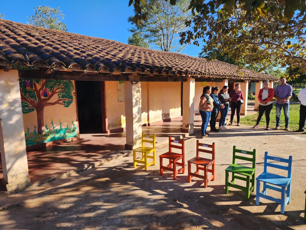 Padre de familias de Ko  Por temen desmoronamiento de escuela
