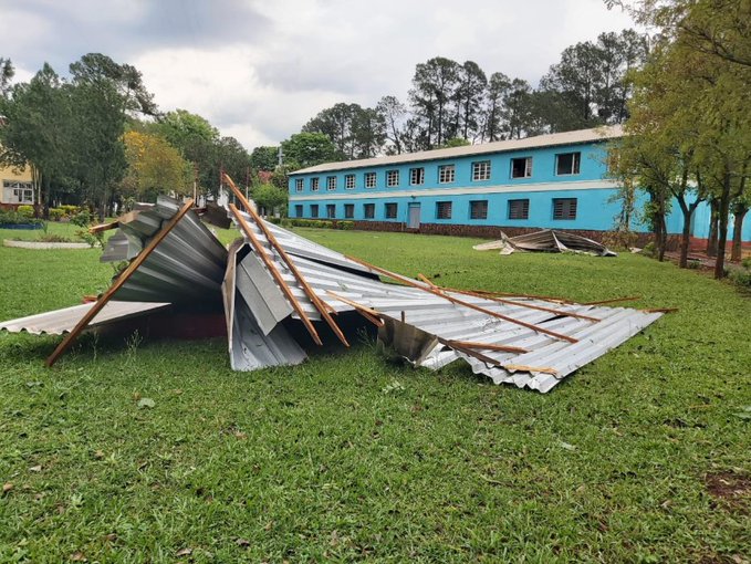 Temporal causa destrozos en Escuela Agrícola de San Benito
