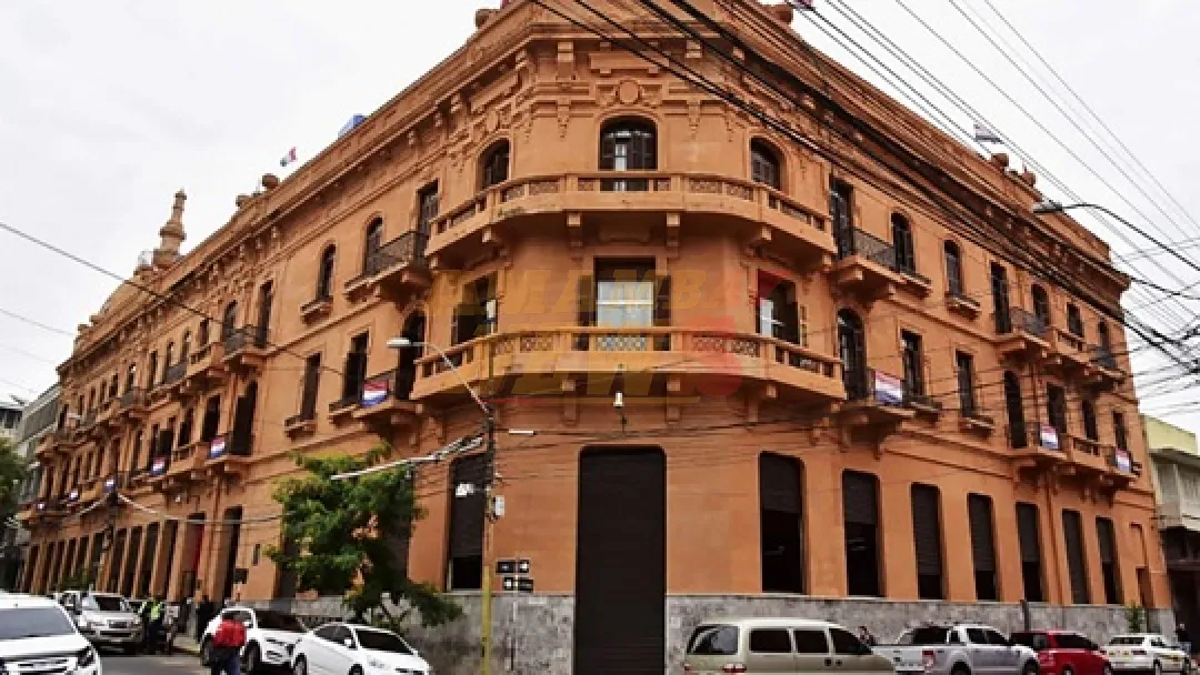 MEF emite bonos por USD 32,6 millones en mercado local