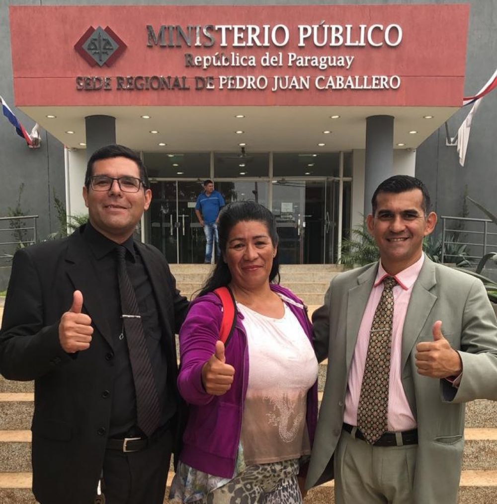 Abogados 360 y ña Maura piden 100 mil guaraníes a invasores de plazas en Pedro Juan
