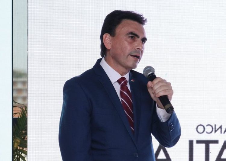Ministro de Vivienda plantea soluciones habitacionales financiadas con la emisión de bonos