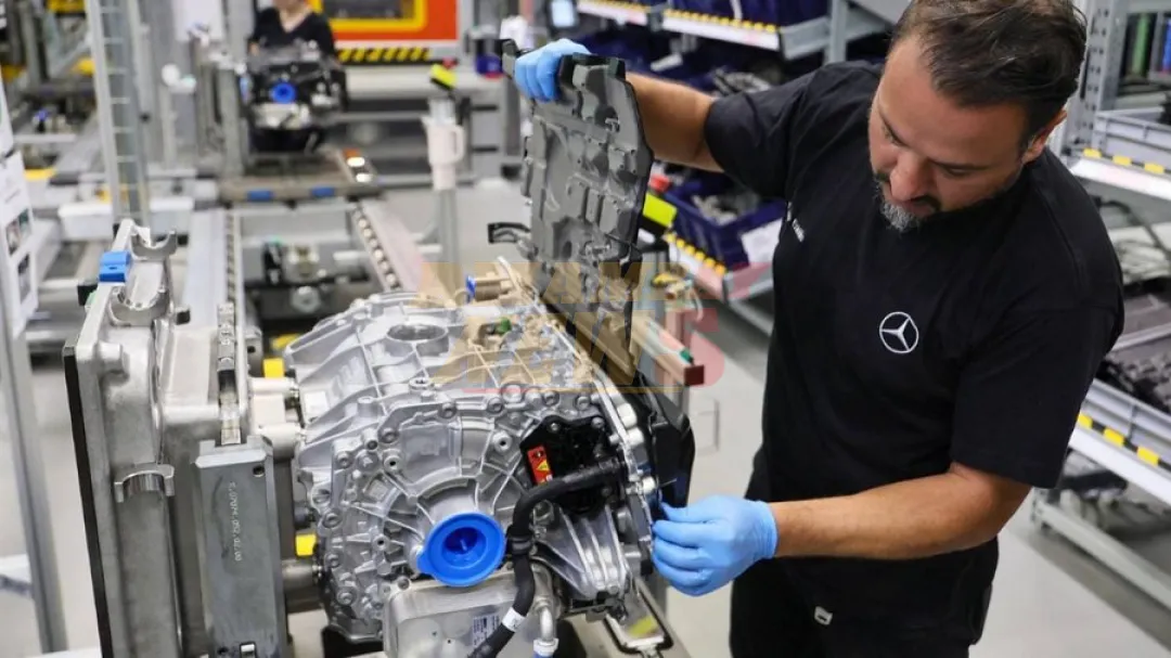 Mercedes Benz llama a revisión de más de 200 mil vehículos en todo el mundo