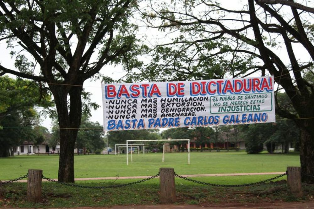 Sacerdote de Santiago desmiente acusaciones en su contra