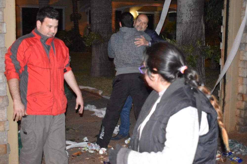 Senador colorado descontrolado con escrachadores