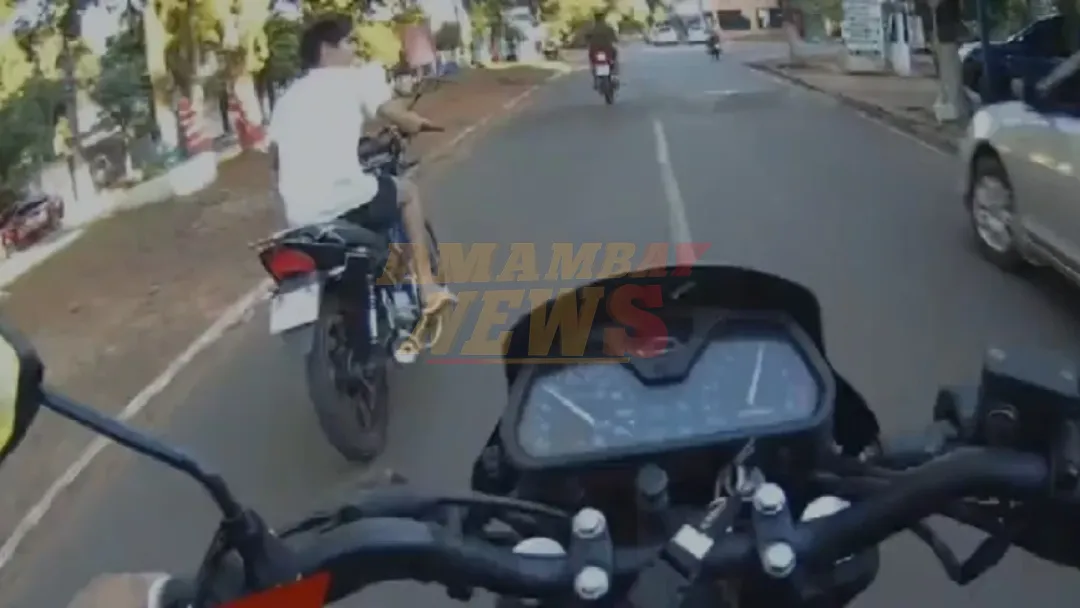 Capturan a motocicletas por realizar piruetas en la vía pública