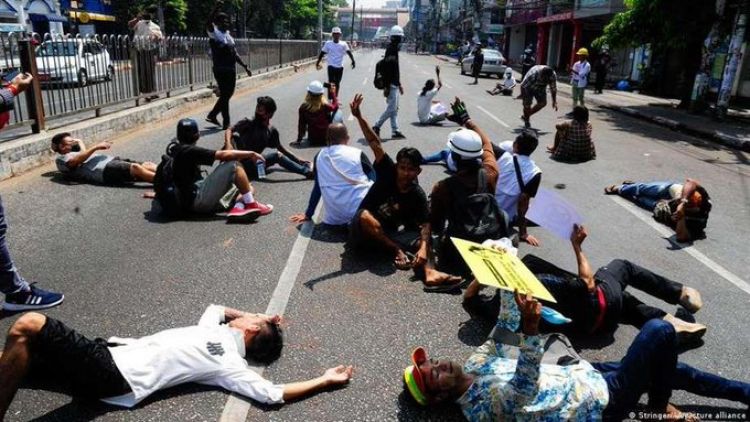 Junta militar de Birmania aumenta represión contra manifestantes
