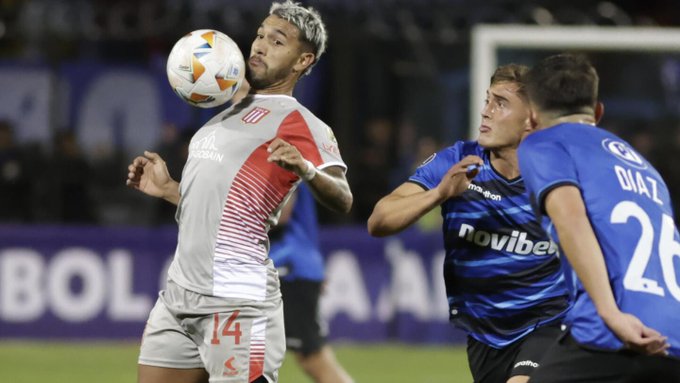 Estudiantes frustra a Huachipato
