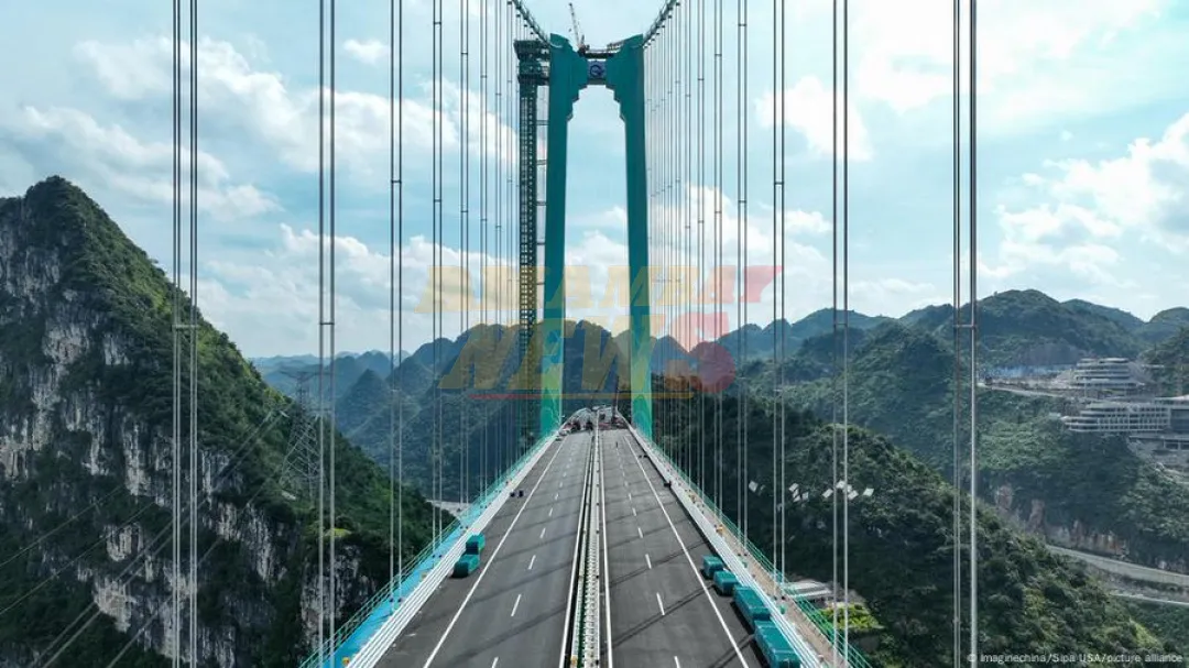 El puente más alto del mundo abre al tráfico en China